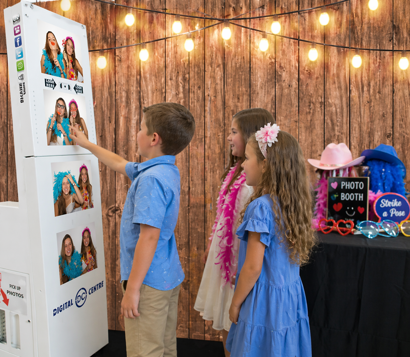 Open Booth – Perfect for Big Groups & Non-Stop Fun